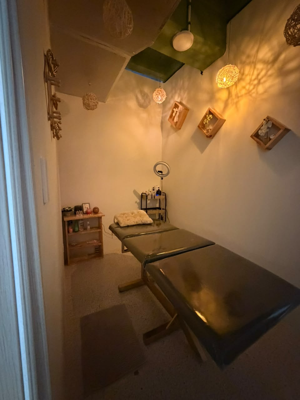 Cubículo de terapia de Artemissa Wellness Studio
