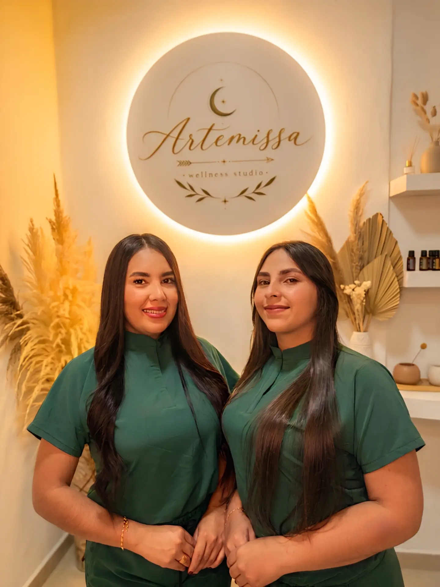 Equipo de Artemissa Wellness Studio en el estudio
